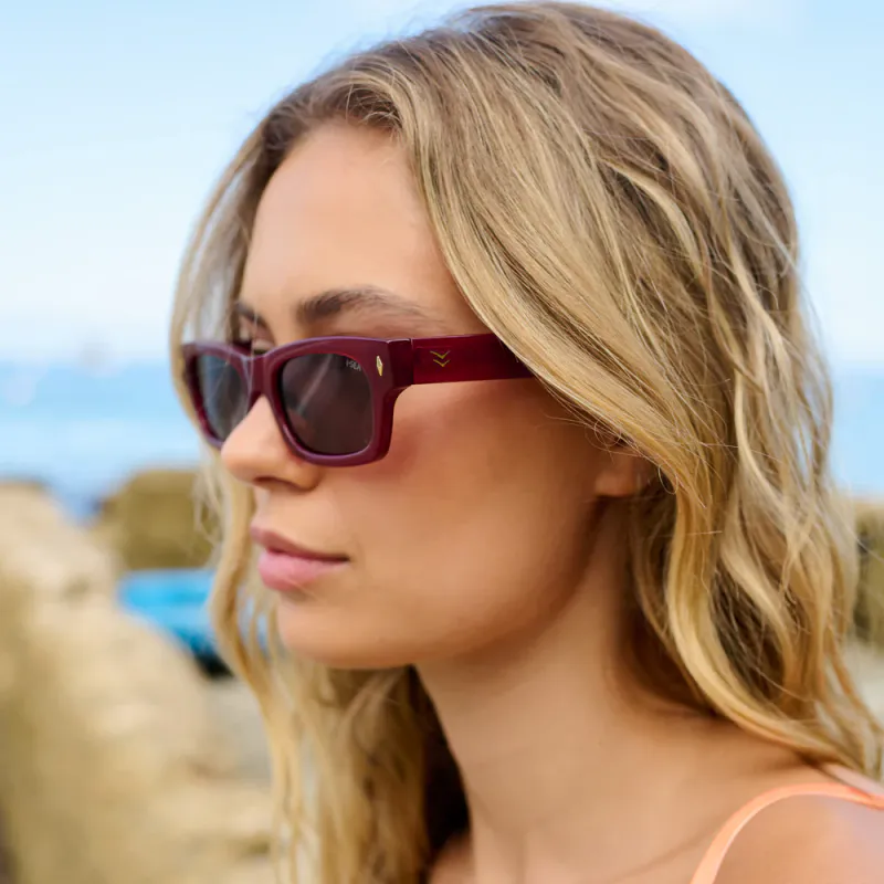 I-SEA Flynn - Raspberry/Plum Polarized Solbriller